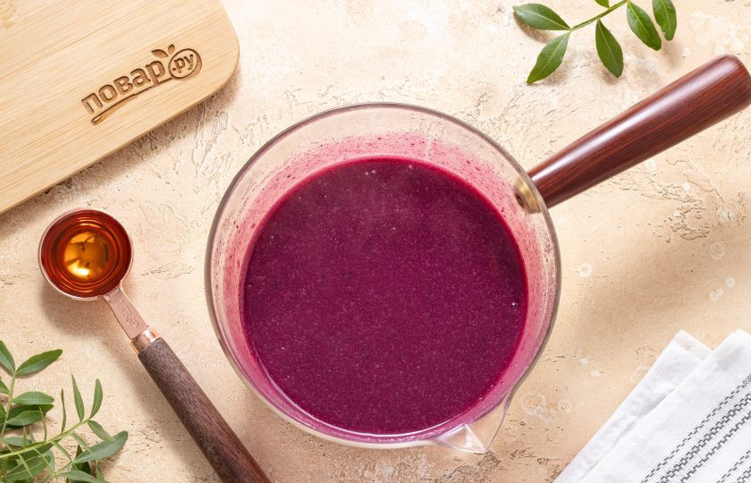 1. Этап. Кулага белорусская: Варите массу до загустения, постоянно помешивая. В конце добавьте подсластить по вкусу.