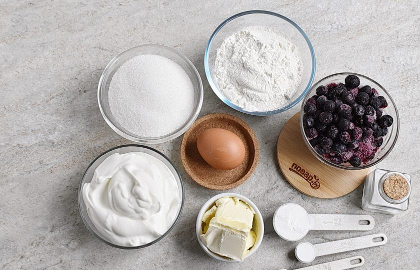1. Этап. Черничный пирог со сметанной заливкой: Подготовьте ингредиенты.