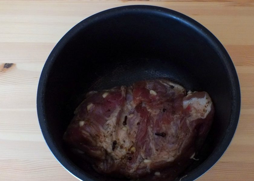 1. Этап. Буженина в рукаве в мультиварке: Включите в мультиварке режим 