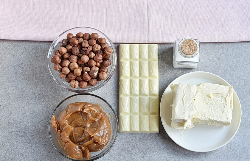 1. Этап. Крем для вафельных коржей: Подготовьте ингредиенты.