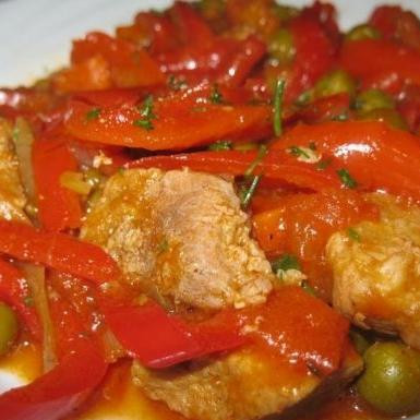 1. Этап. Свинина с болгарским перцем: Перемешиваем и тушим еще 5-8 минут до полной готовности мяса. Подавать с любимым гарниром. Приятного аппетита!