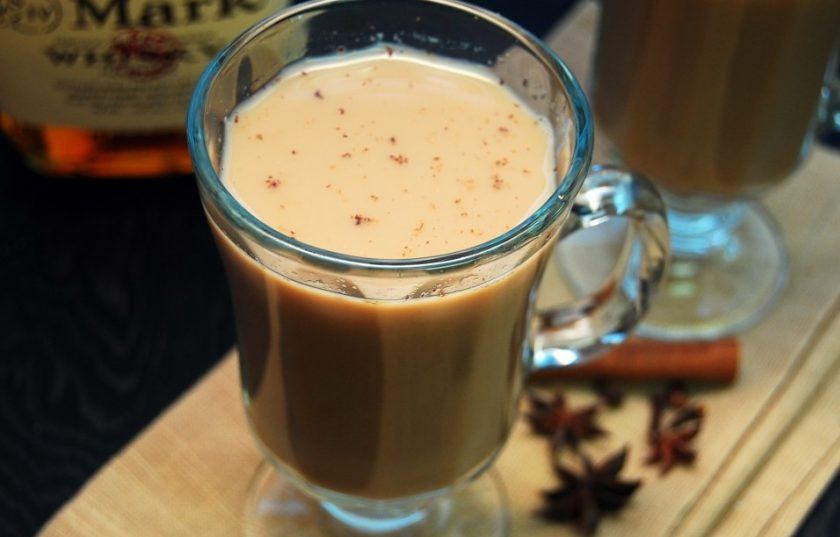 1. Этап. Ароматный чай с бурбоном: 4. В конце добавьте бурбон. При необходимости коктейль подогрейте. Приятной дегустации!