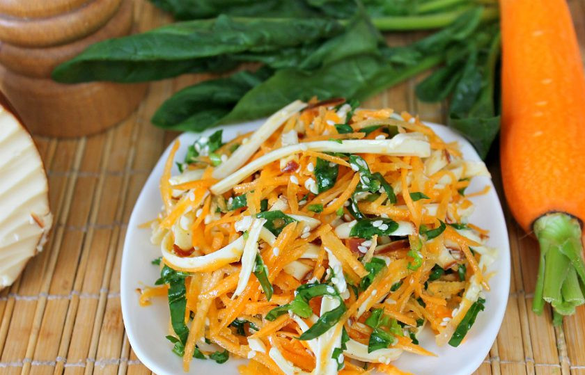 1. Этап. Салат с колбасным сыром и морковью: Салат с колбасным сыром и морковью готов. Приятного аппетита!