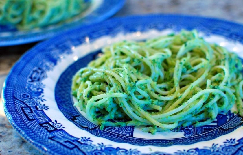 1. Этап. Спагетти с Песто из авокадо: 4. Перемешайте хорошенько и подавайте сразу к столу.