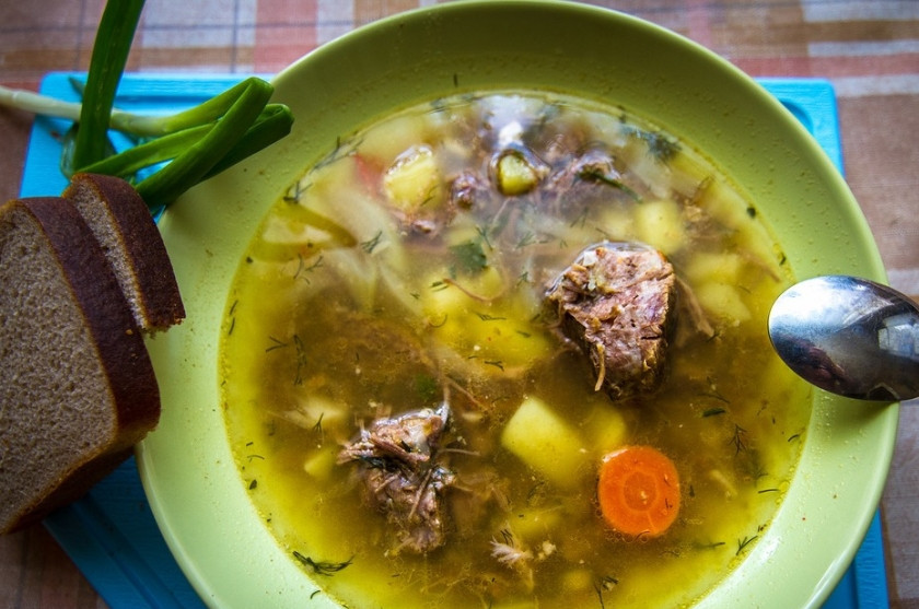 1. Этап. Шурпа из кабана: Перед подачей на стол присыпьте шурпу измельченным укропом. Приятного аппетита!