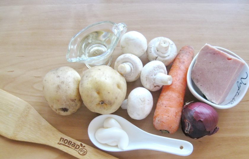 1. Этап. Салат Охотничий с грибами: Подготовьте ингредиенты для приготовления 