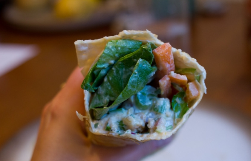 1. Этап. Лаваш без сыра: Получается очень сытная и вкусная закуска. Приятного аппетита!