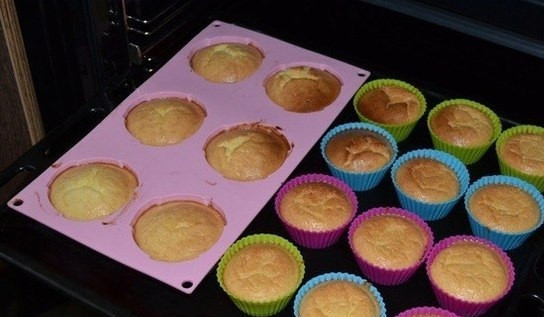 1. Этап. Сырники без муки в духовке: 4. Выпекаю сырники около 20-30 минут, важно не передержать их.