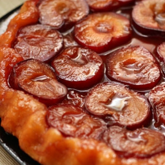 Тарт татен со сливами