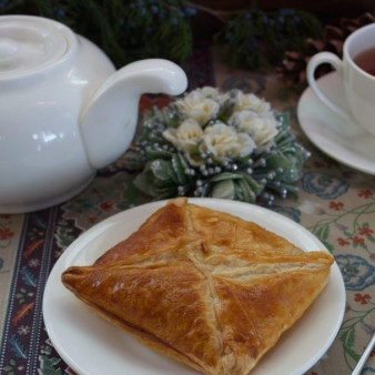 Слоеное бездрожжевое тесто с творогом