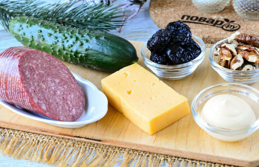 1. Этап. Салат Зимняя сказка: Подготовьте все ингредиенты для приготовления салата 