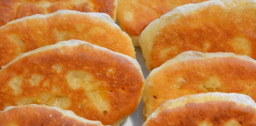 1. Этап. Жареные пирожки с капустой на кислом молоке: 8. Вот они — румяные и аппетитные пирожки!