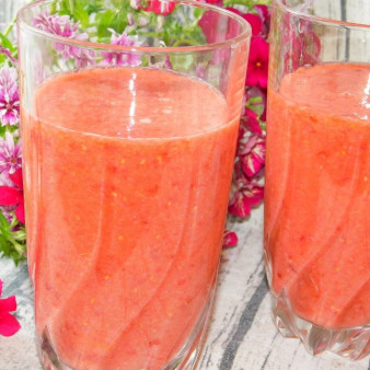 Смузи с персиком и малиной