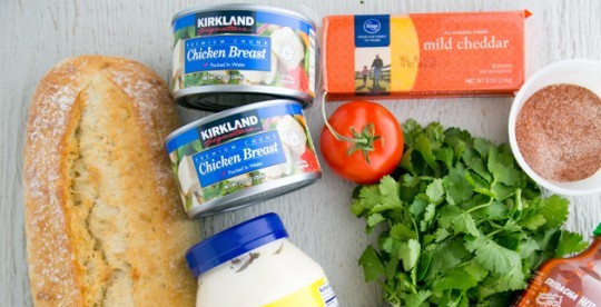 1. Этап. Бутерброды с консервированной курицей: Подготовить продукты.