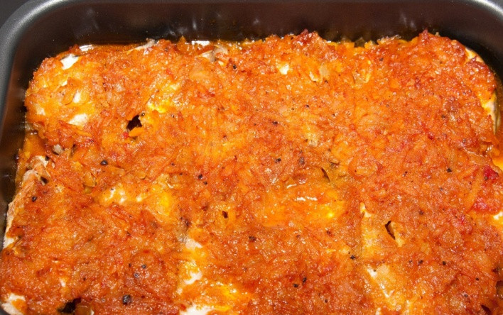 1. Этап. Горбуша под маринадом: Отправляем форму в разогретую до 200 градусов духовку и запекаем рыбу 30-35 минут.