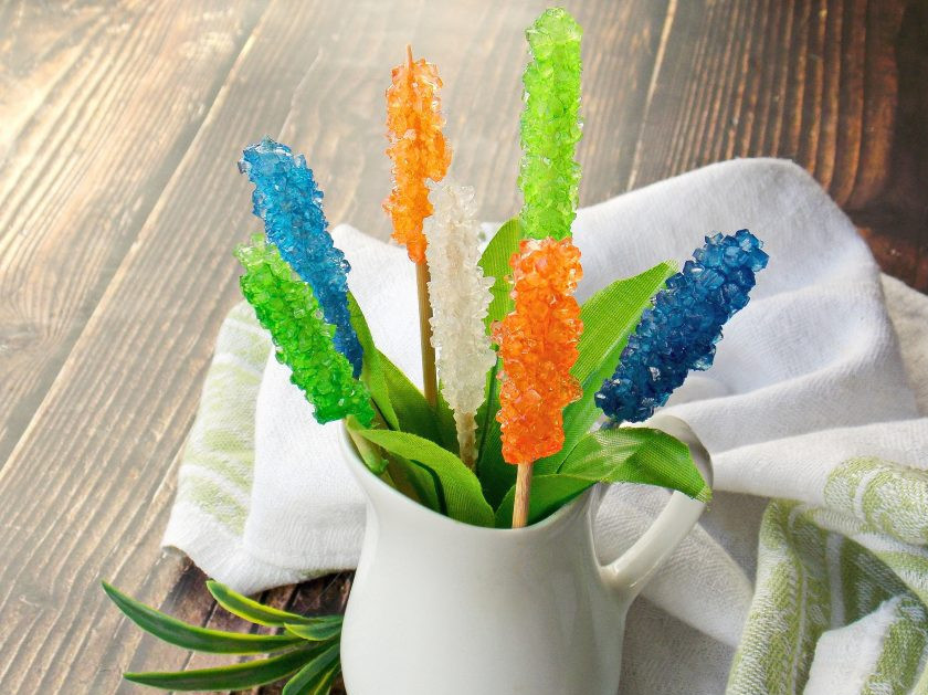 1. Этап. Сахарные кристаллы на палочке: Наши кристаллы на палочке готовы.