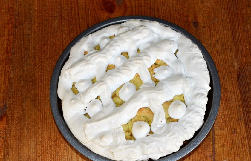 1. Этап. Торт Чебурашка: И подрумяньте их в духовке 10 минут.