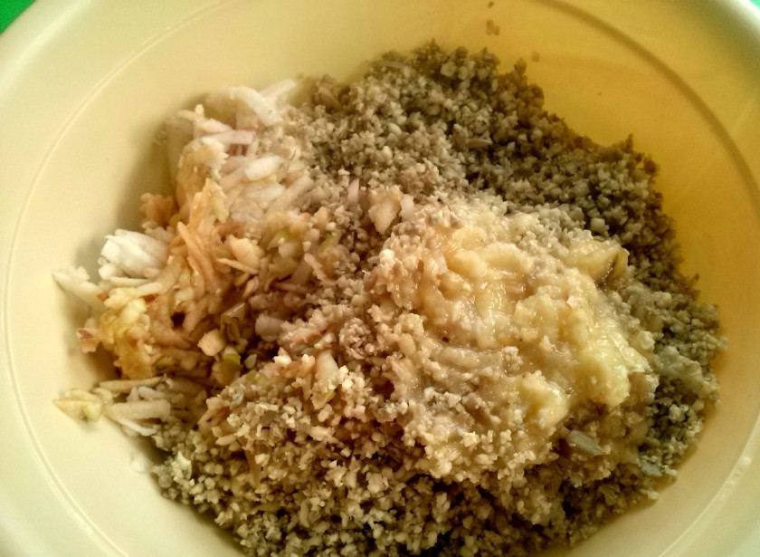 1. Этап. Сыроедческое печенье: Перемешайте все ингредиенты до однородной массы.