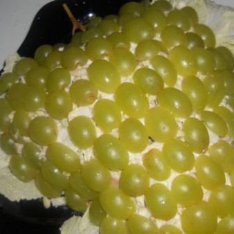 Салат Ожерелье с виноградом