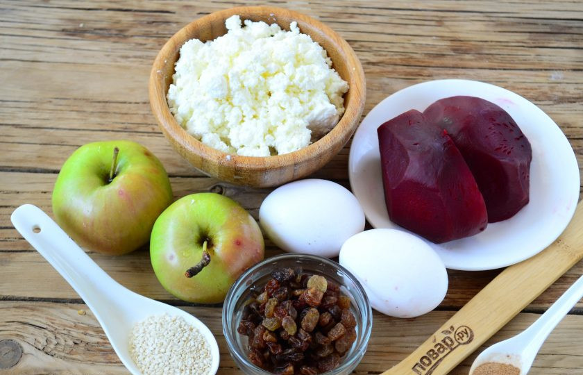 1. Этап. Свекольные сырники в духовке: Подготовьте все необходимые ингредиенты.