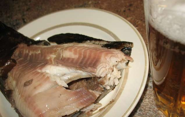 1. Этап. Копченый линь: Готового копченого линя остудите и подавайте к пиву. Приятного аппетита!