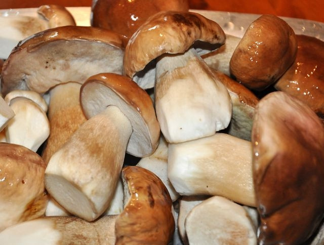 1. Этап. Грибовница: Грибочки помойте.