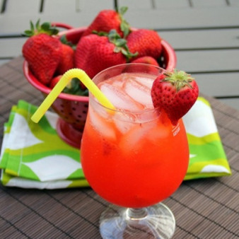 Клубничный лимонад