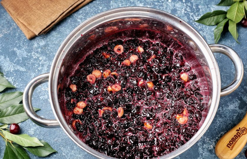 1. Этап. Варенье из вишни с орехами: Варенье из вишни с орехами готово.