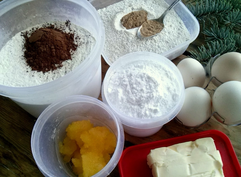 1. Этап. Пряники на Новый год: Подготовьте необходимые ингредиенты.