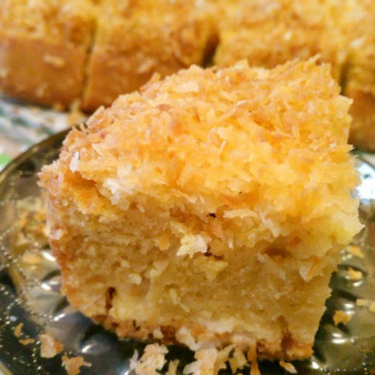 Кокосовый пирог со сливочной пропиткой