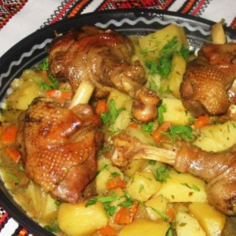 Гусь с картошкой