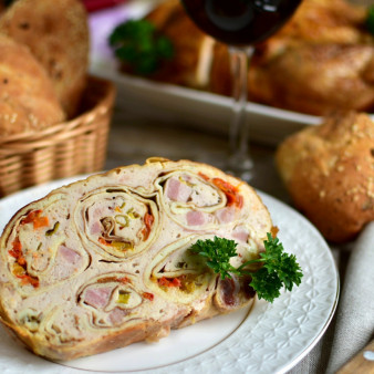 Курица по-царски, фаршированная блинами