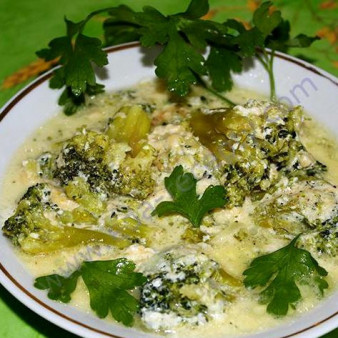 Брокколи в сметане с чесноком