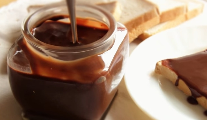 1. Этап. Шоколадный плавленый сыр: 5. Вот такой десерт должен получиться. Приятного аппетита!