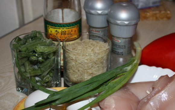 1. Этап. Тяхан с курицей: Отварите рис.