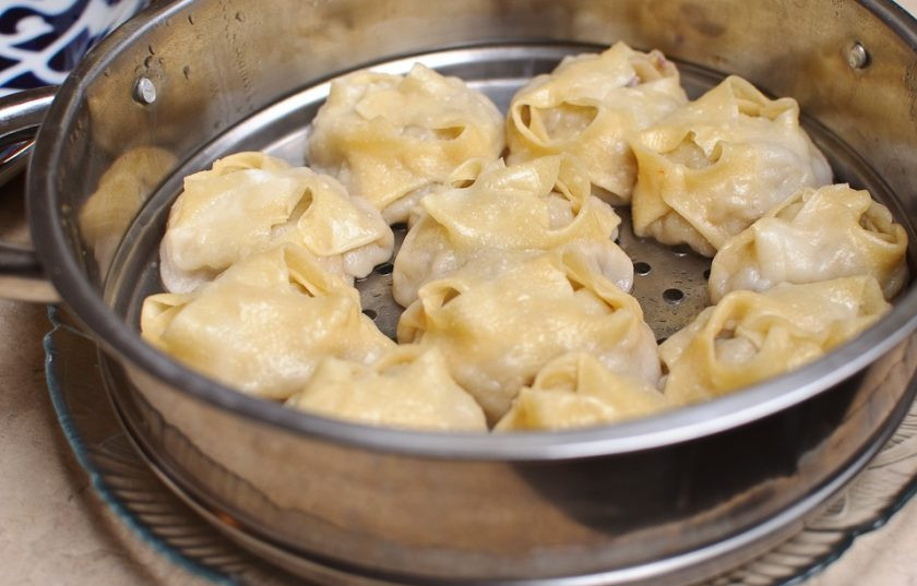 1. Этап. Настоящие манты: Сложите манты в пароварку и готовьте 45 минут. Приятного аппетита!