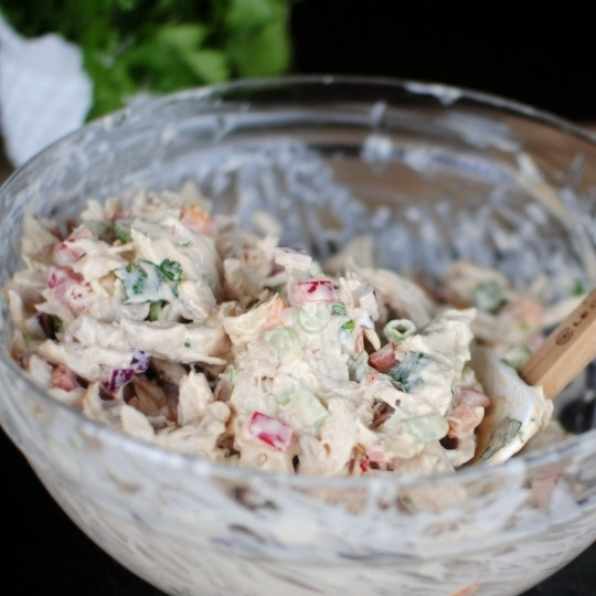 1. Этап. Салат Мексиканский с курицей: Перемешиваем.