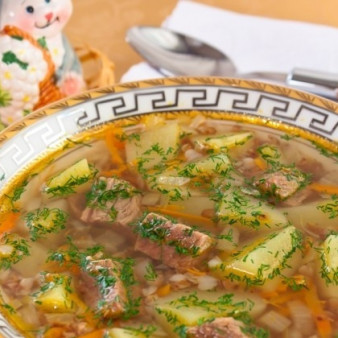 Суп с тушенкой в мультиварке