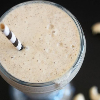 Банановый коктейль с мороженым