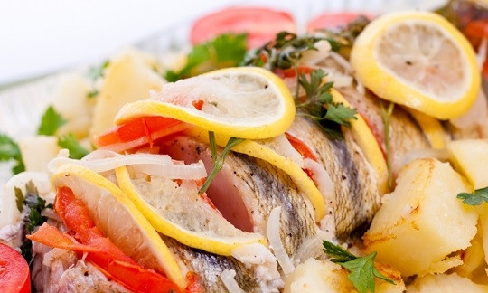 1. Этап. Судак, запеченный в фольге целиком: 12. Подавайте судака к столу с гарниром или любимым соусом. Приятного аппетита!