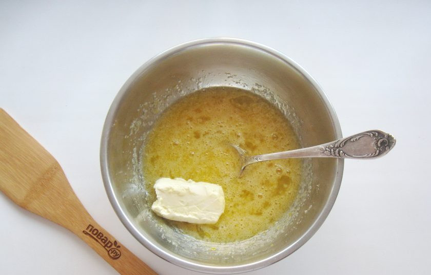 1. Этап. Торт Престиж: Добавьте мягкое сливочное масло. Его тоже можно растопить.