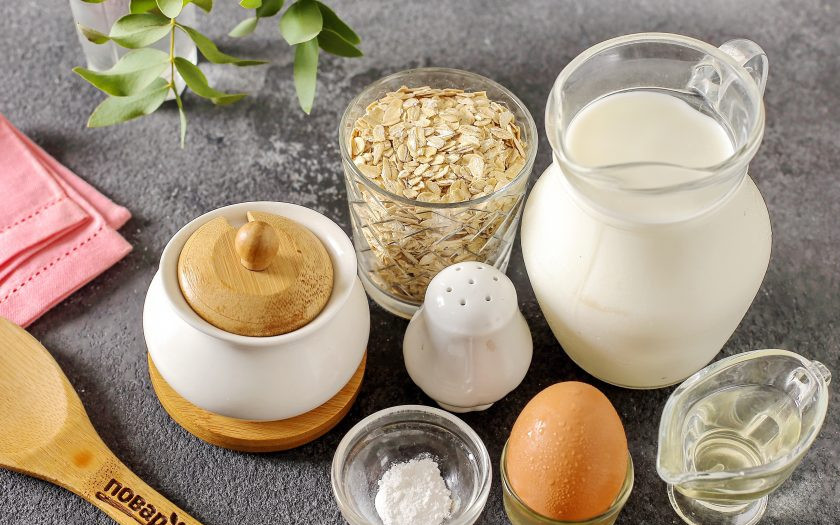 1. Этап. Блины из овсянки без муки: Подготовьте все ингредиенты.