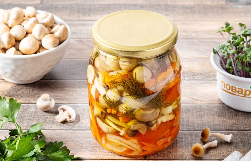 1. Этап. Грибной суп в банках на зиму: После заготовку можно убрать в холодное прохладное место на хранение. Грибной суп в банках на зиму готов.