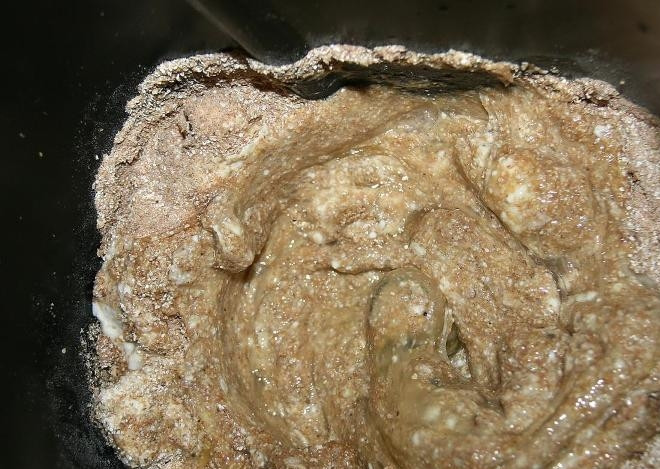 1. Этап. Хлеб Дюкана: Затем введите отруби и дрожжи.