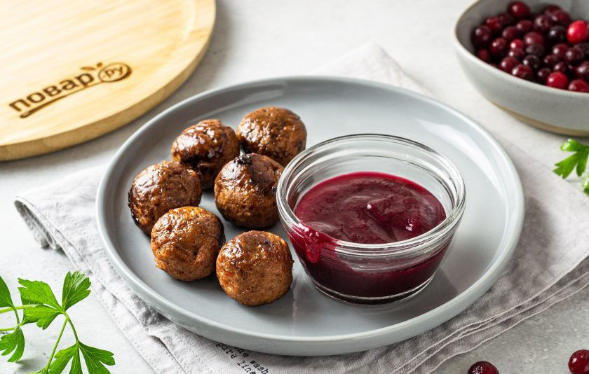 1. Этап. Клюквенный соус с вином: Клюквенный соус с вином готов, приятного аппетита!