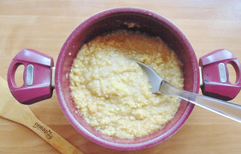 1. Этап. Повидло из Антоновки на зиму: Перемешайте и поставьте на огонь.