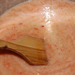 1. Этап. Свиная корейка с домашним кетчупом: Получившееся пюре - это еще не соус - перекладываем в кастрюлю, ставим на средний огонь и увариваем при медленном кипении до обретения нужной консистенции.