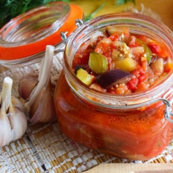 Салат на зиму из баклажанов