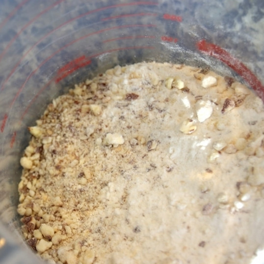 1. Этап. Печенье с зеленым чаем: Смешиваем миндаль с мукой, отставляем.