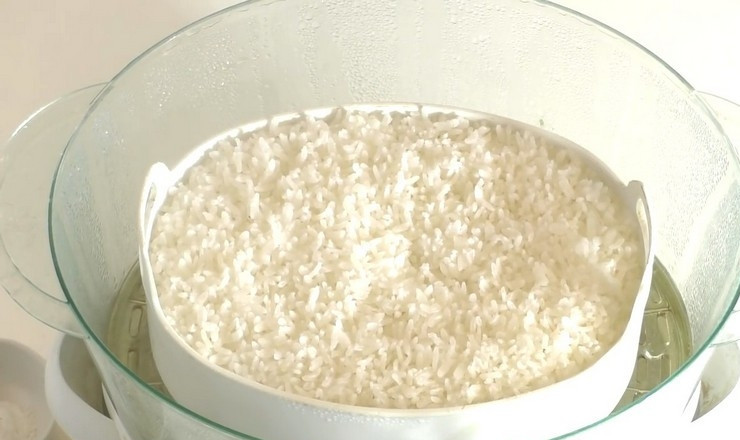 1. Этап. Роллы в духовке: Отварите рис для суши.